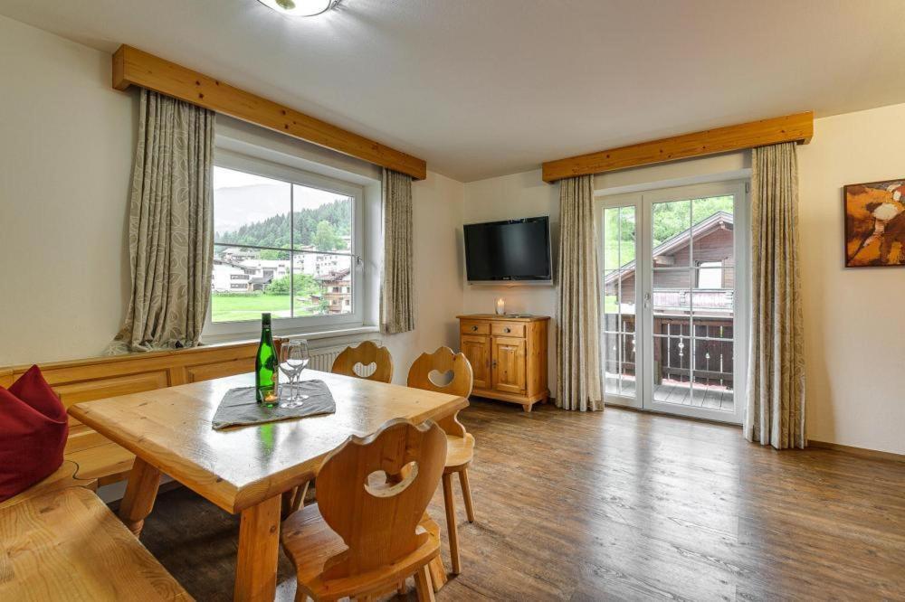 Apartment In Fuegen With A Shared Wellness Экстерьер фото
