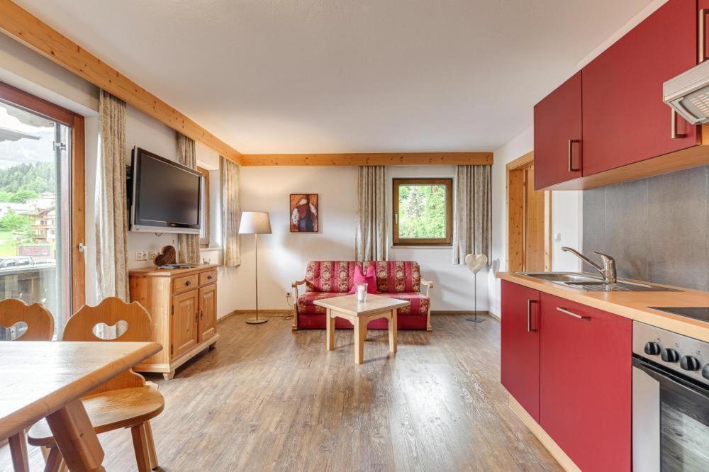 Apartment In Fuegen With A Shared Wellness Экстерьер фото