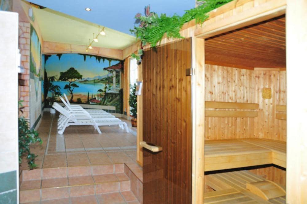 Apartment In Fuegen With A Shared Wellness Экстерьер фото